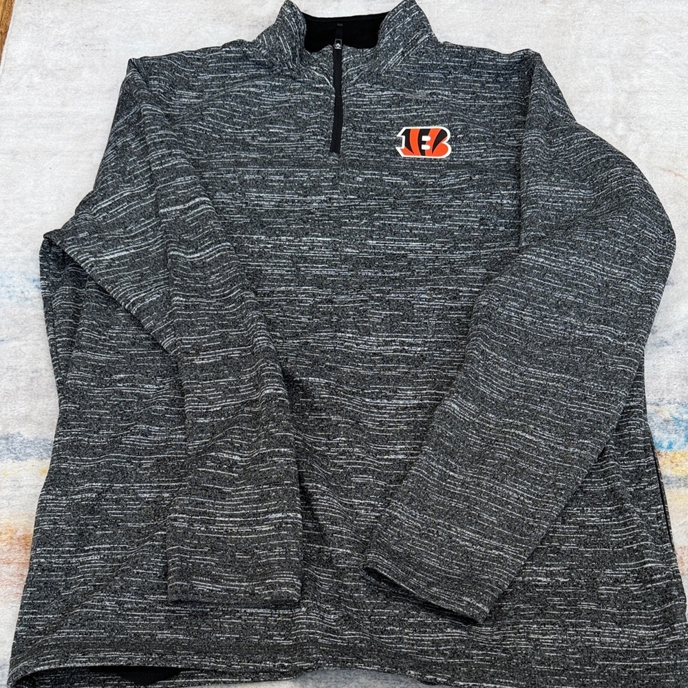 (150)NFL Black and Gray Quarter-Zip Sweatshirt